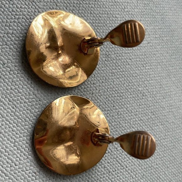 Vintage Monet Clip On Gold Earrings - Picture 7 of 9